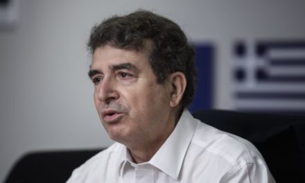 Βέλη ΣΥΡΙΖΑ για τον «εξαφανισμένο» Χρυσοχοΐδη: «Χαίρει της εμπιστοσύνης του πρωθυπουργού;»