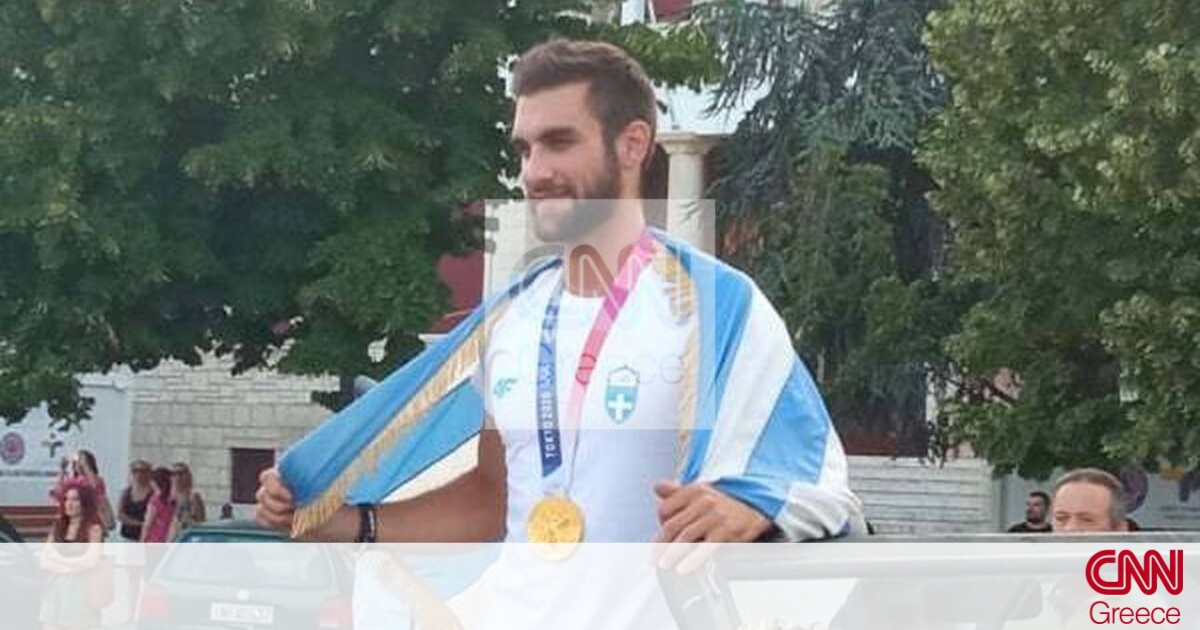 Ολυμπιακοί Αγώνες: Στα Ιωάννινα ο «χρυσός» Στέφανος Ντούσκος – Αποθέωση για τον Έλληνα κωπηλάτη