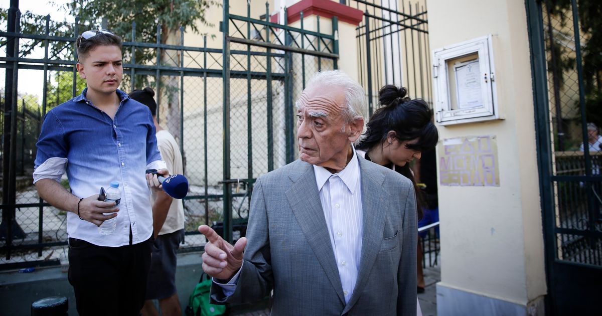 Πέθανε ο Ακης Τσοχατζόπουλος | HuffPost Greece