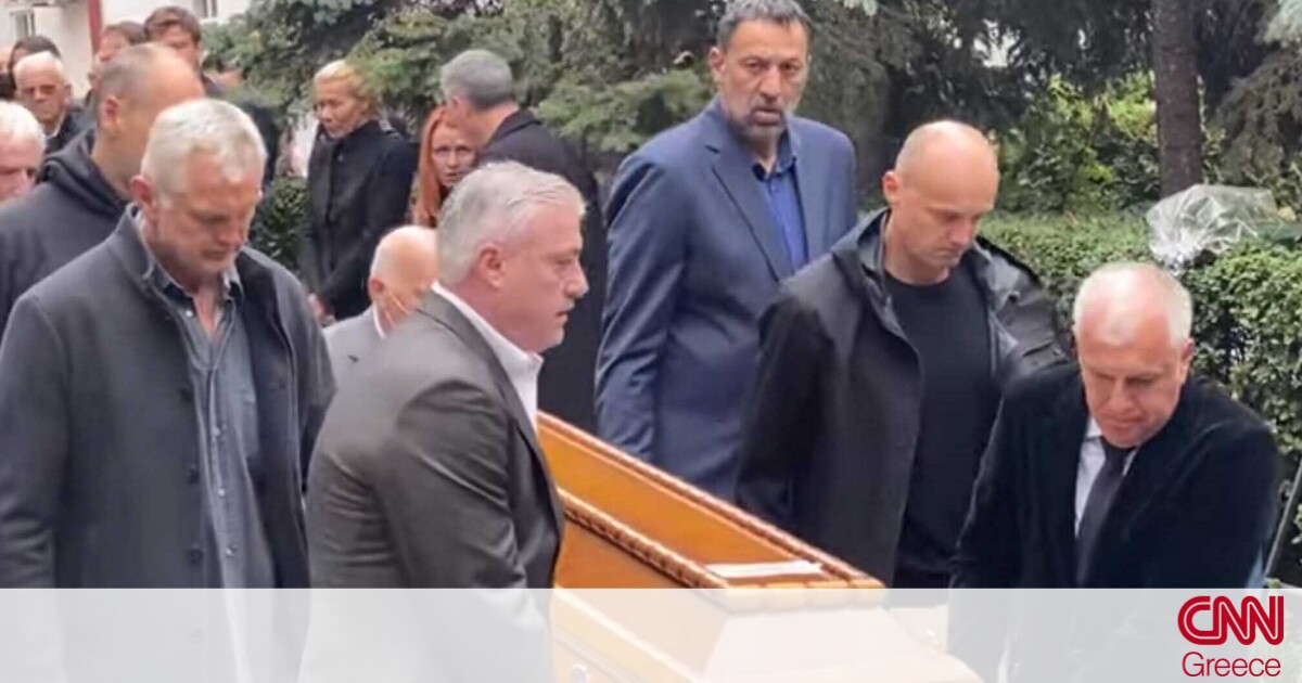 Κηδεία Ντούσαν Ίβκοβιτς: Ο Ομπράντοβιτς σήκωσε το φέρετρο