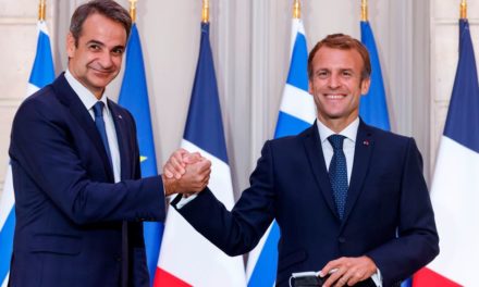 Στρατηγική συνεργασία Ελλάδας – Γαλλίας. Πώς ερμηνεύουν τη συμφωνία Μητσοτάκης – Μακρόν