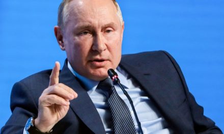 Πούτιν: Έτοιμοι να αυξήσουμε τις προμήθειες αερίου, μα είναι επικίνδυνο μέσω Ουκρανίας