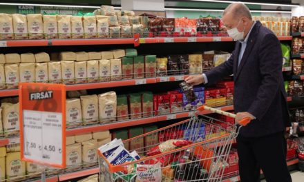 Στην Τουρκία του Ερντογάν οι τιμές στα καταναλωτικά αγαθά έχουν εκτροχιαστεί