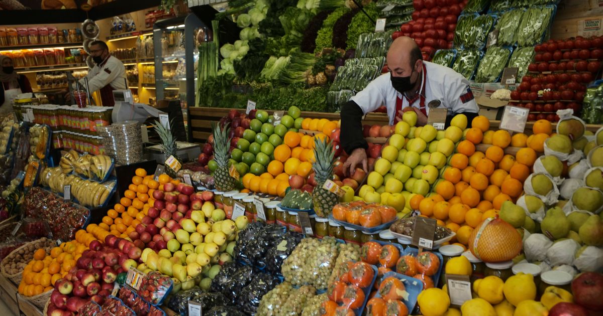 Τουρκία: Νέο ιστορικό χαμηλό για την λίρα μετά την άνοδο του πληθωρισμού στις ΗΠΑ