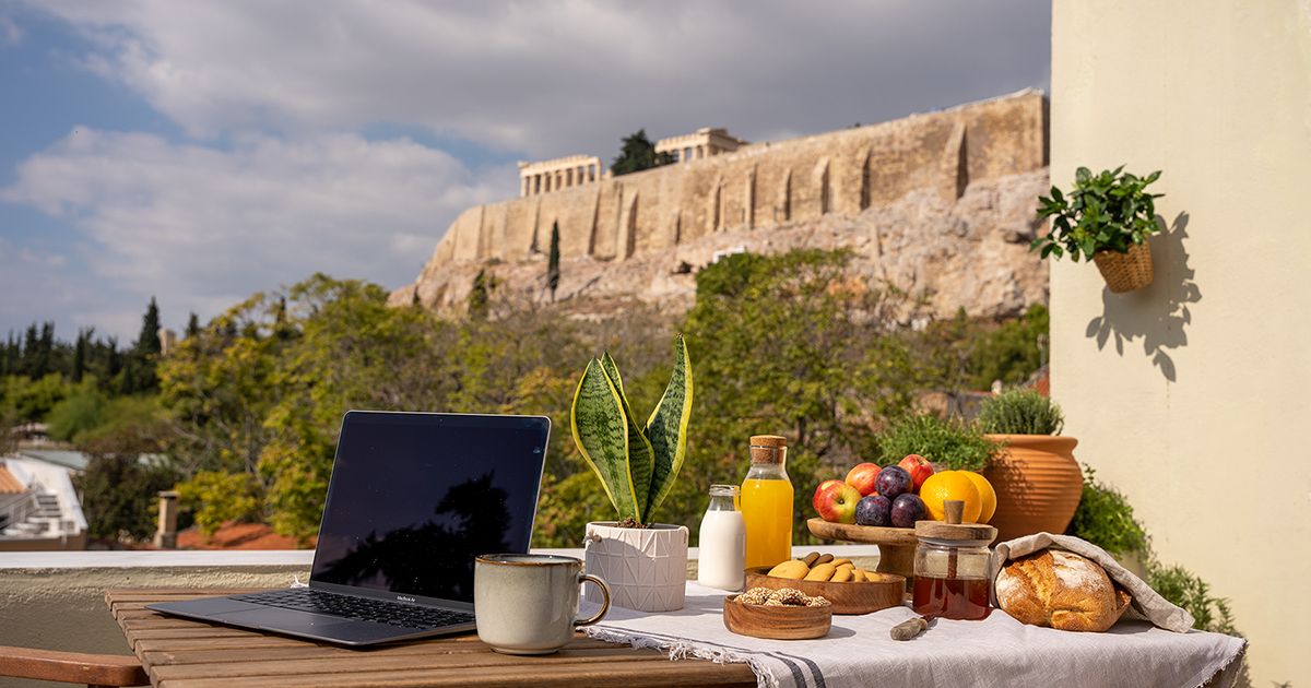 Work From Greece: Η Ελλάδα προσκαλεί τους Digital Nomads
