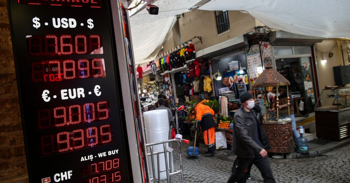 Τουρκία: Νέο ιστορικά χαμηλό επίπεδο της λίρας έναντι του δολαρίου