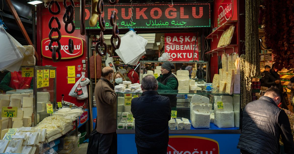 Το «θαύμα των Χριστουγέννων» ξεφούσκωσε: Στο -8% και πάλι η λίρα μετά την παρέμβαση Ερντογάν