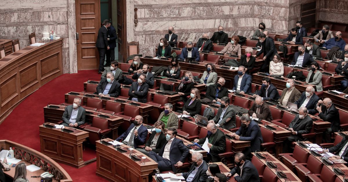 Live: Η συζήτηση της πρότασης δυσπιστίας του ΣΥΡΙΖΑ στη Βουλή