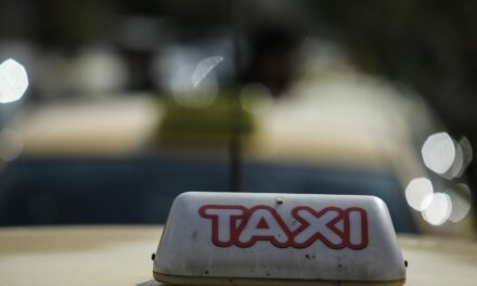 Ξεκινά η εφαρμογή των εξαθέσιων και εννιαθέσιων ταξί στο Ν. Αιγαίο