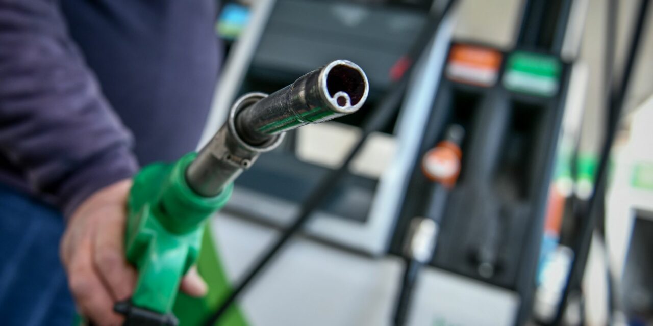 Επίδομα βενζίνης: Ξεκινούν αύριο Τρίτη οι αιτήσεις ανάλογα με τον ΑΦΜ