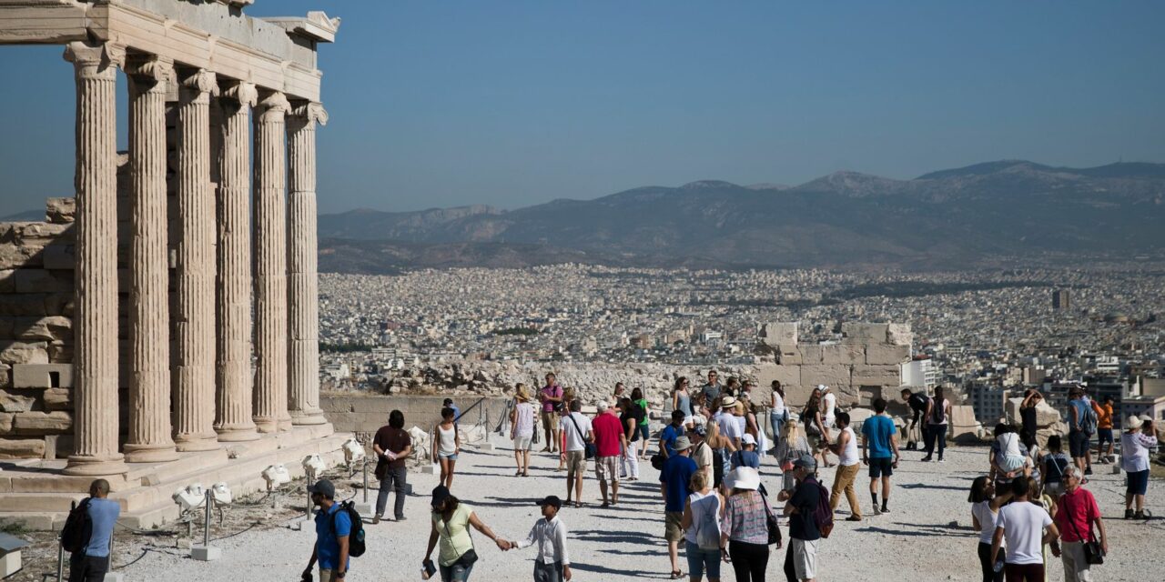 Εκρηκτικό ξεκίνημα του ελληνικού τουρισμού – πάνω από 1 εκατ. οι αφίξεις έως 15 Μαϊου