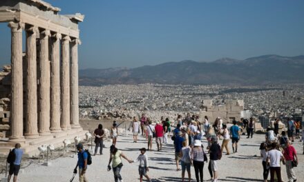 Εκρηκτικό ξεκίνημα του ελληνικού τουρισμού – πάνω από 1 εκατ. οι αφίξεις έως 15 Μαϊου
