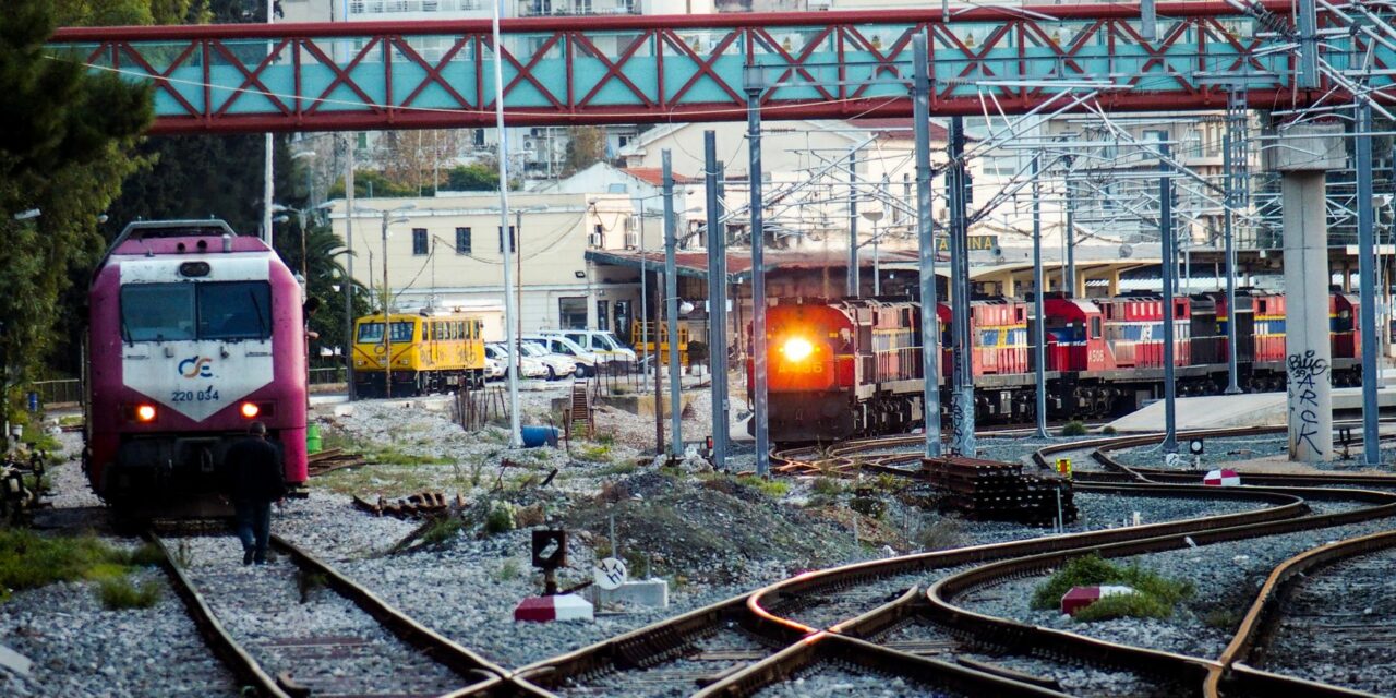 Η ΙΝΤΡΑΚΑΤ ανέλαβε την ηλεκτροκίνηση και σηματοδότηση στη γραμμή τρένου Λάρισα – Βόλος