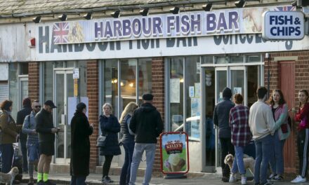 Βρετανία: Χιλιάδες καταστήματα fish and chips μπορεί να κλείσουν τους επόμενους μήνες
