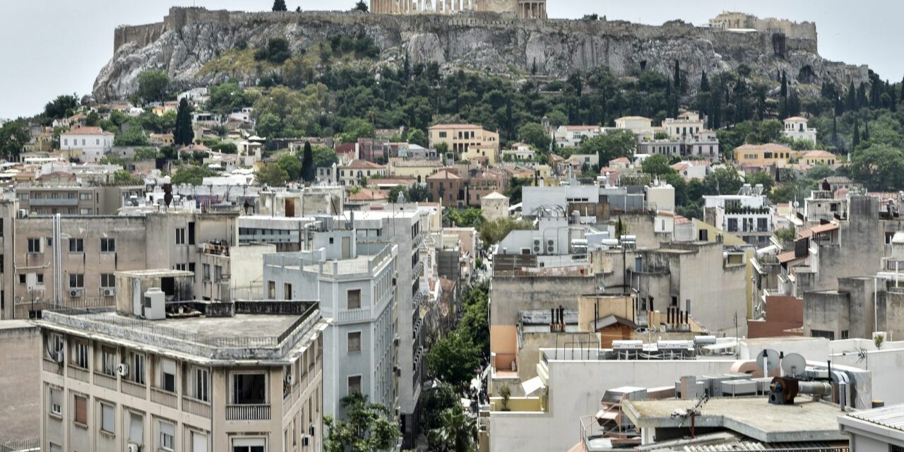 Η Αθήνα έχει τουρισμό, όμως τα ξενοδοχεία παρουσιάζουν μειωμένη πληρότητα και έσοδα