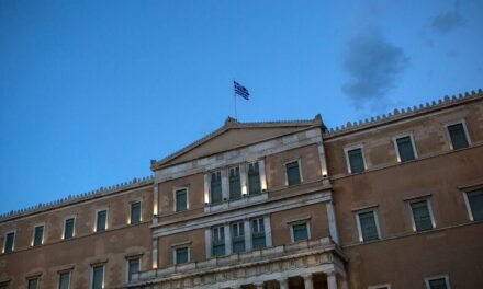 «Νομοθετική πρωτοβουλία πολιτών»: Γιατί αδιαφορούν τα κόμματα στην Ελλάδα;
