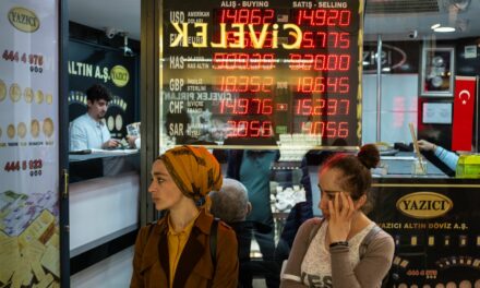 Τουρκία: Ο επαναλαμβανόμενος νομισματικός εφιάλτης ξαναχτυπά, φόβοι για νέα μεγάλη κρίση