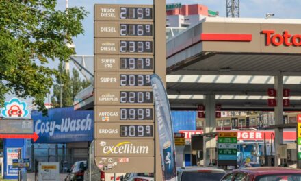 Πτώση 5% καταγράφουν οι τιμές του πετρελαίου υπό τον φόβο ύφεσης