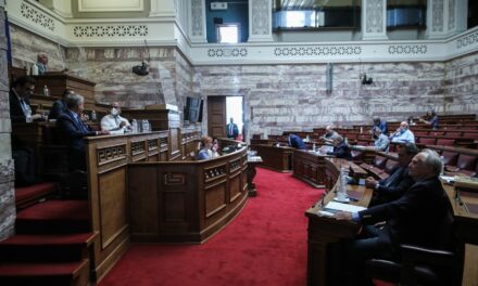 Παρακολούθηση Ανδρουλάκη: «Ναι» της κυβέρνησης στο αίτημα για εξεταστική