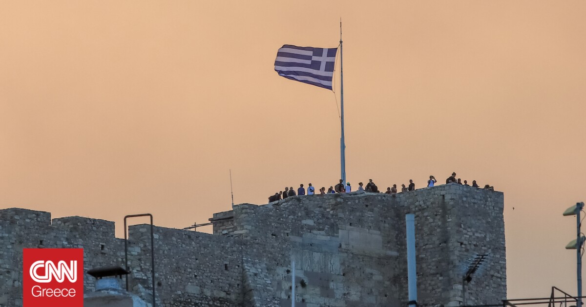 Ημέρα των Ενόπλων Δυνάμεων: Έπαρση της σημαίας στην Ακρόπολη – Εκδηλώσεις σε όλη τη χώρα